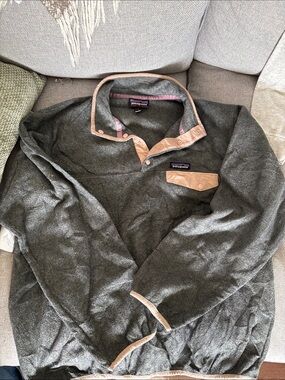 Patagonia Gray Fleece Pullover with pink Accents